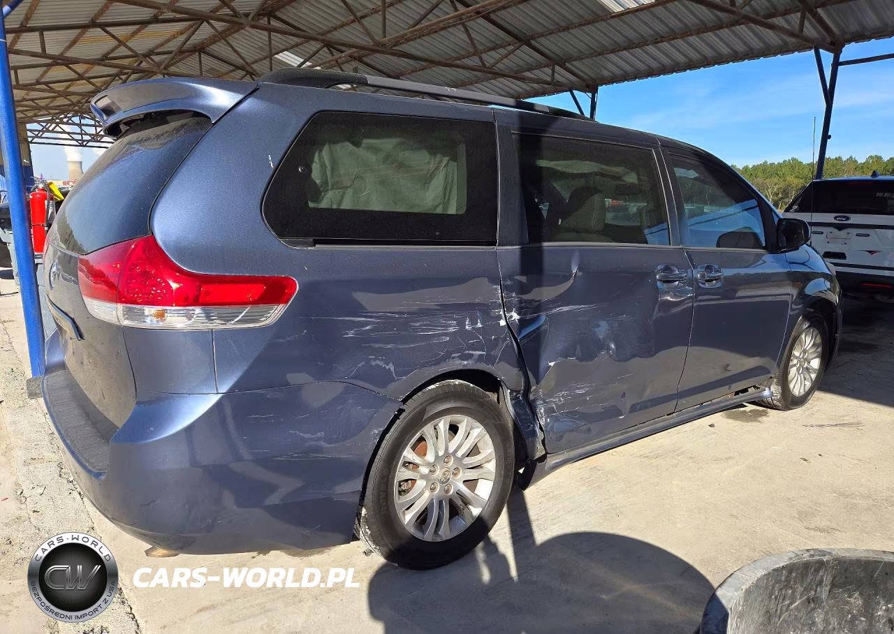 2014 Toyota Sienna Xle 8-Passenger VIN:5TDYK3DC2ES522247 - 3