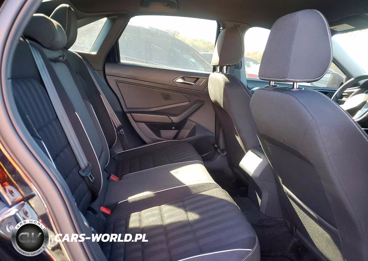 2023 Volkswagen Jetta Sport VIN:3VWBM7BU1PM015813 - 10