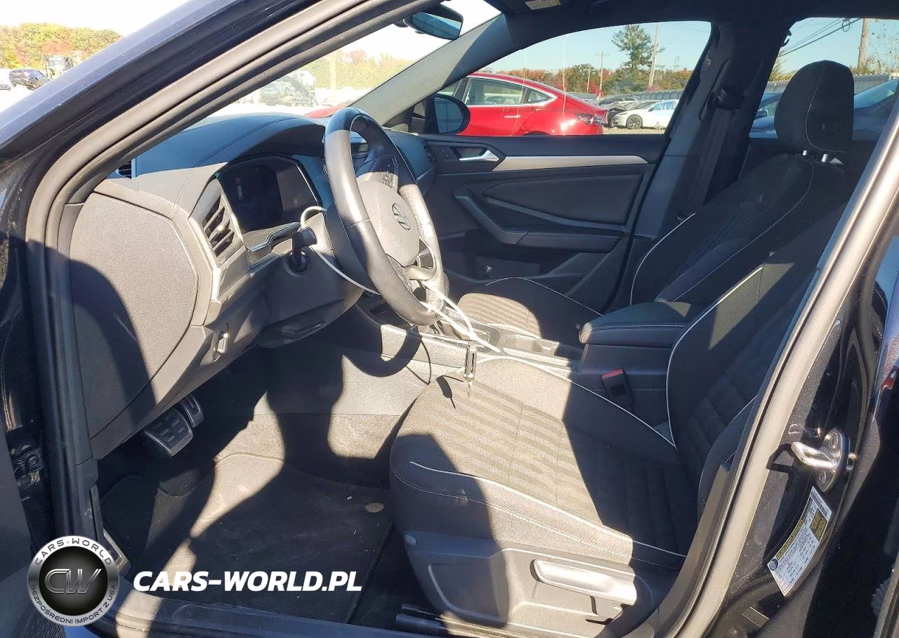 2023 Volkswagen Jetta Sport VIN:3VWBM7BU1PM015813 - 7