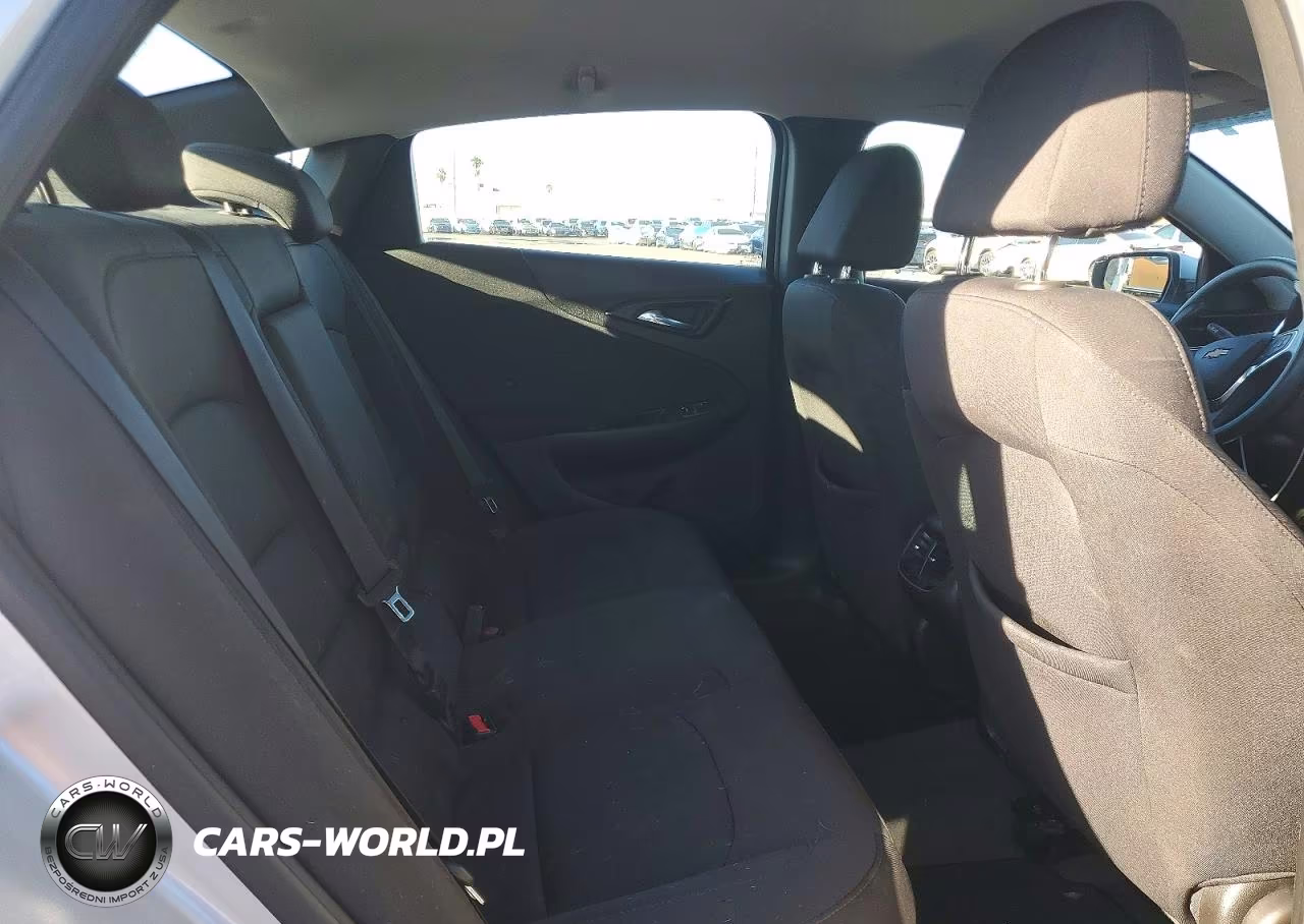 2019 Chevrolet Malibu Lt VIN:1G1ZD5ST5KF138433 - 10
