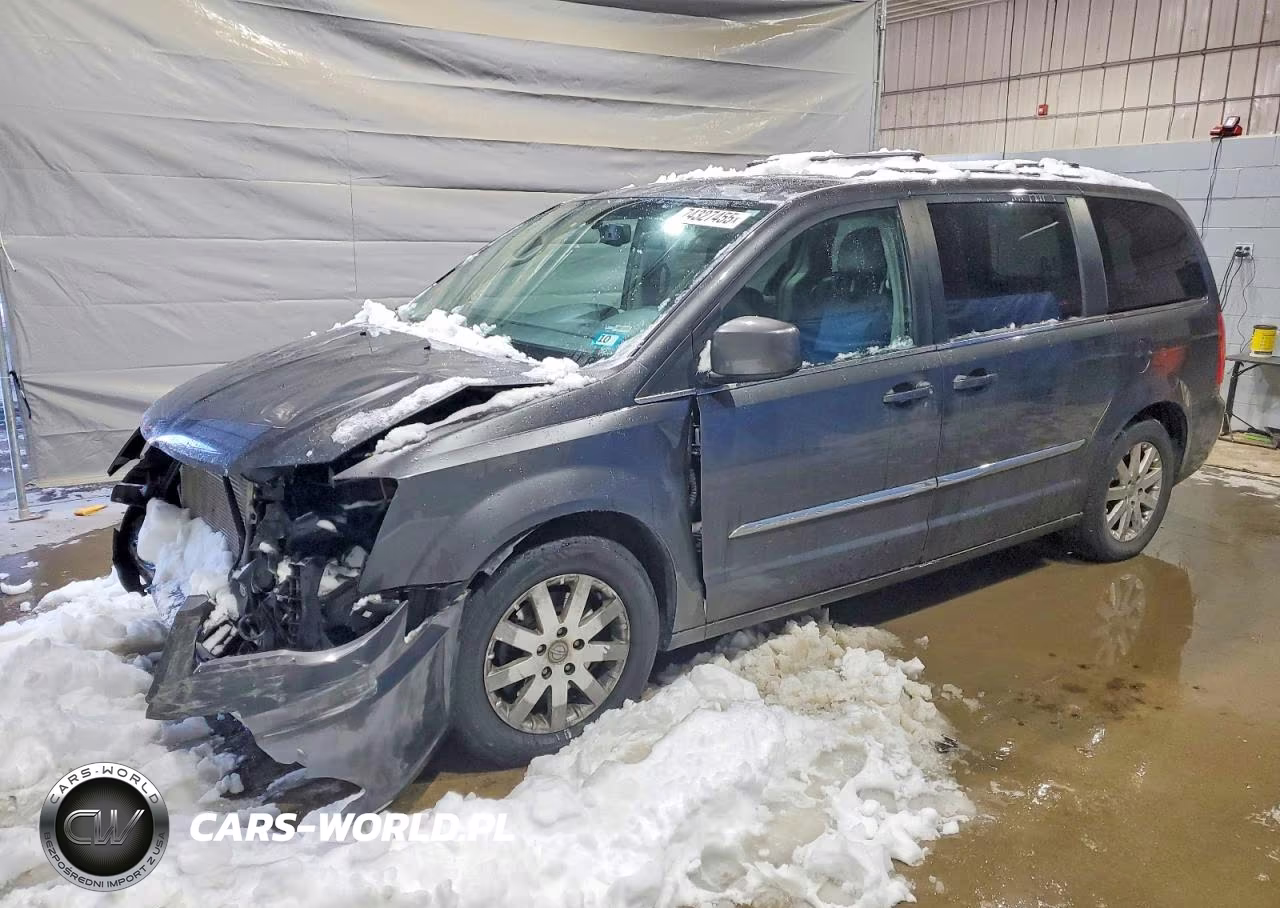 2016 Chrysler Town & Country Touring