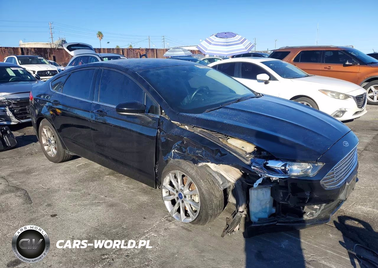 2017 Ford Fusion Se VIN:3FA6P0H71HR229358 - 4