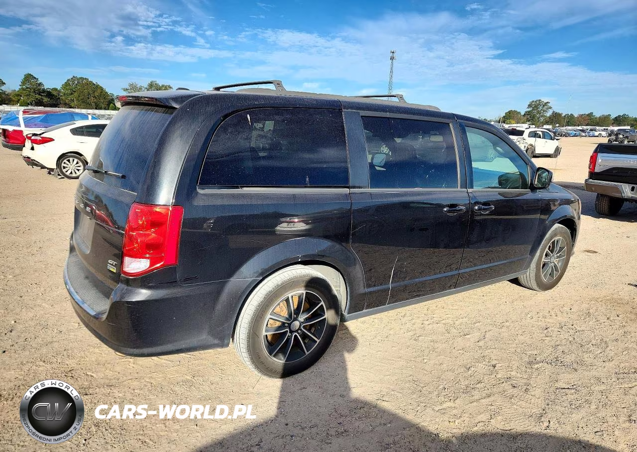 2018 Dodge Grand Caravan Gt VIN:2C4RDGEG6JR282145 - 3