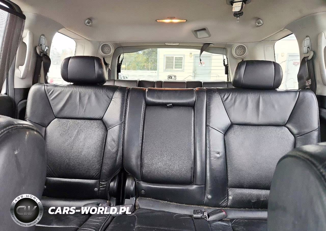 2010 Honda Pilot Touring VIN:5FNYF4H91AB024547 - 10