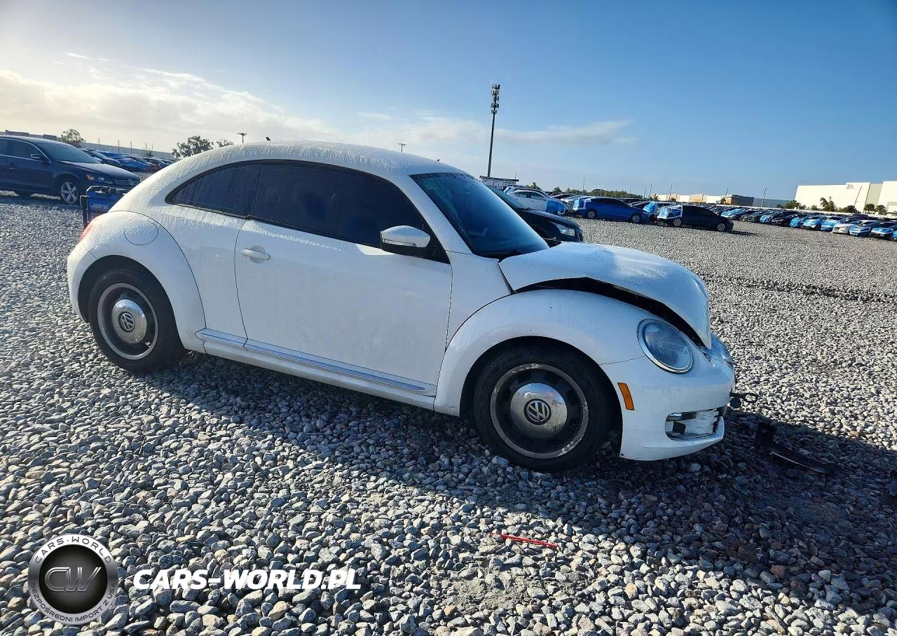 2013 Volkswagen Beetle VIN:3VWJX7AT2DM606966 - 4