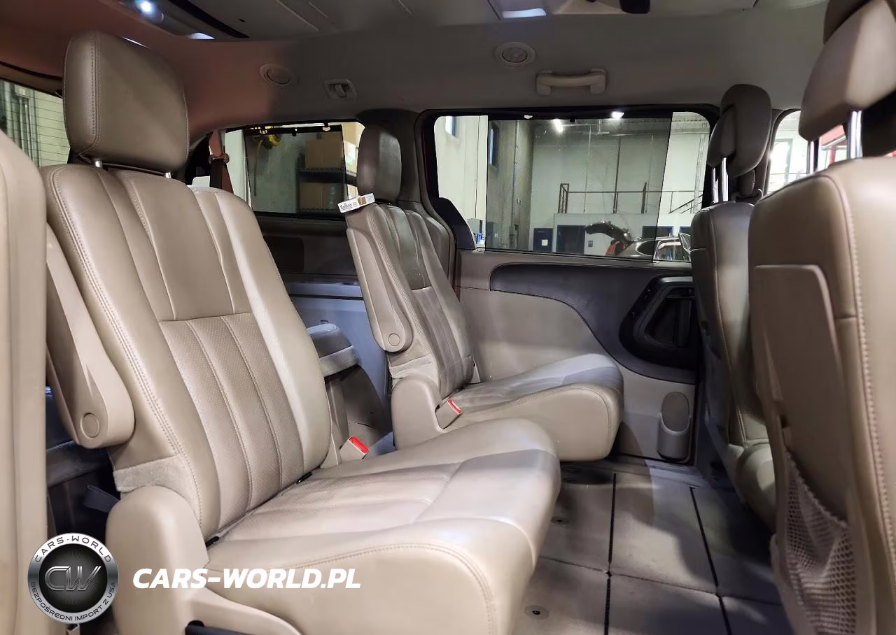 2013 Chrysler Town & Country Touring L VIN:2C4RC1CG1DR665238 - 11