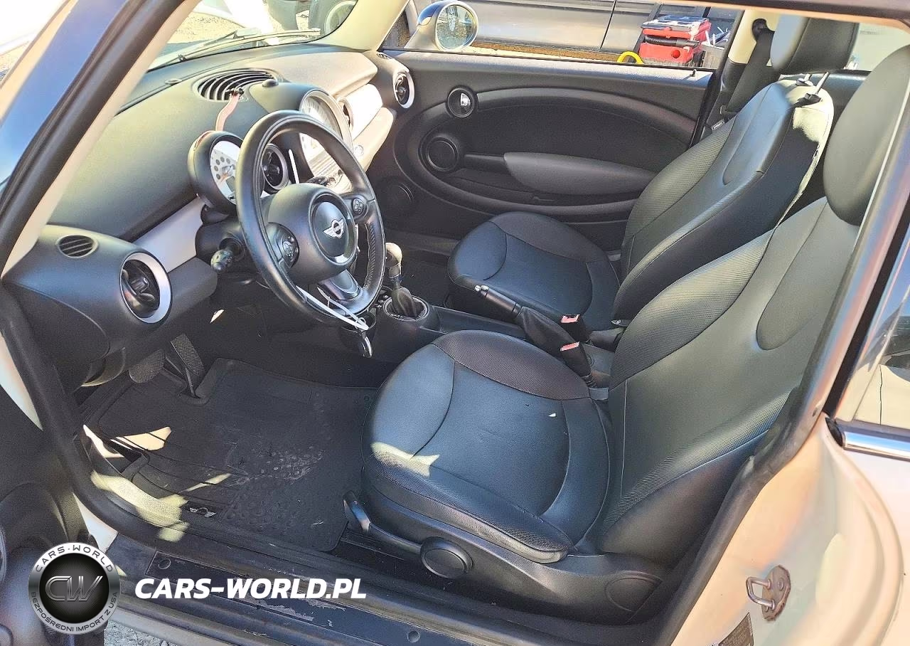 2011 Mini Cooper VIN:WMWSU3C5XBT098913 - 7