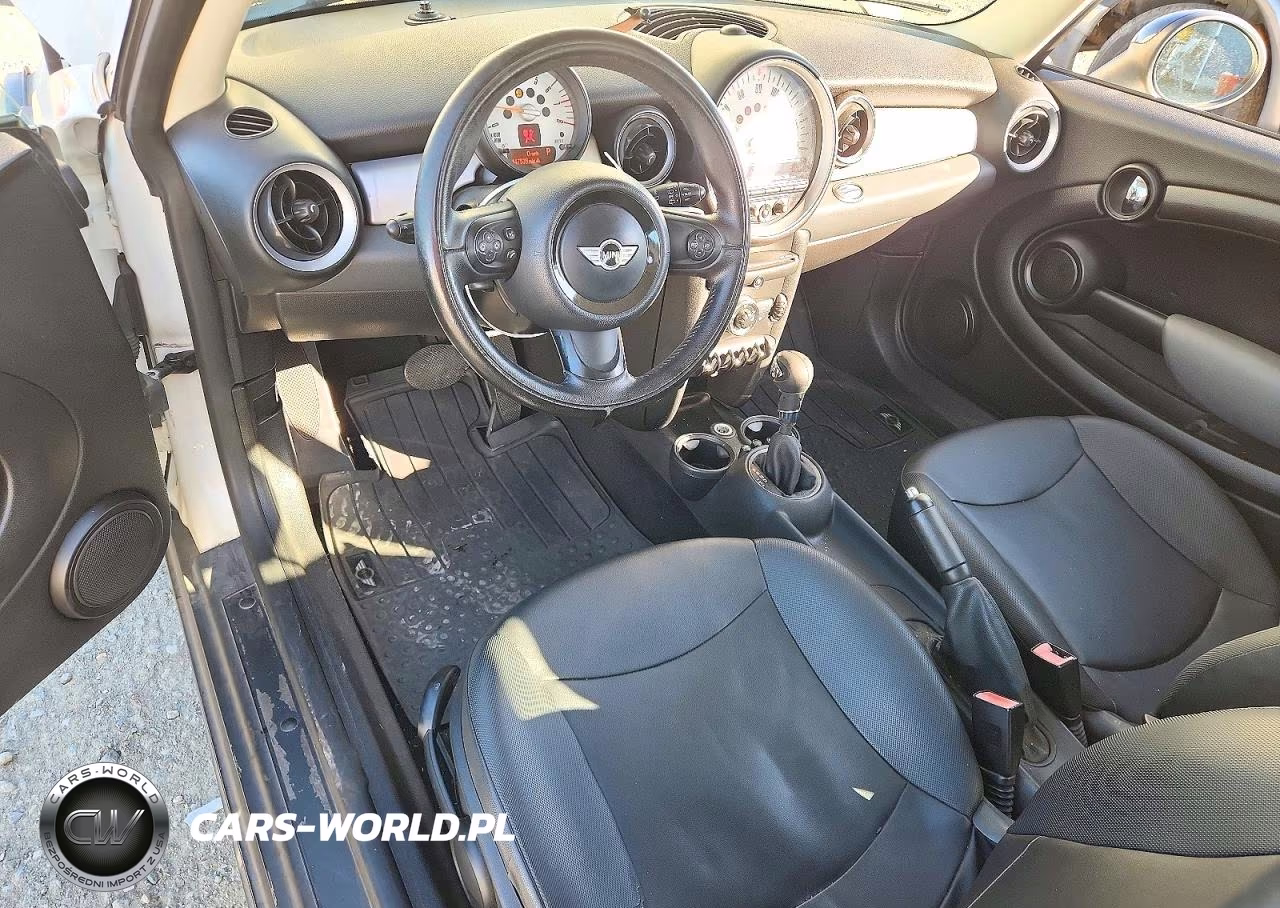 2011 Mini Cooper VIN:WMWSU3C5XBT098913 - 8