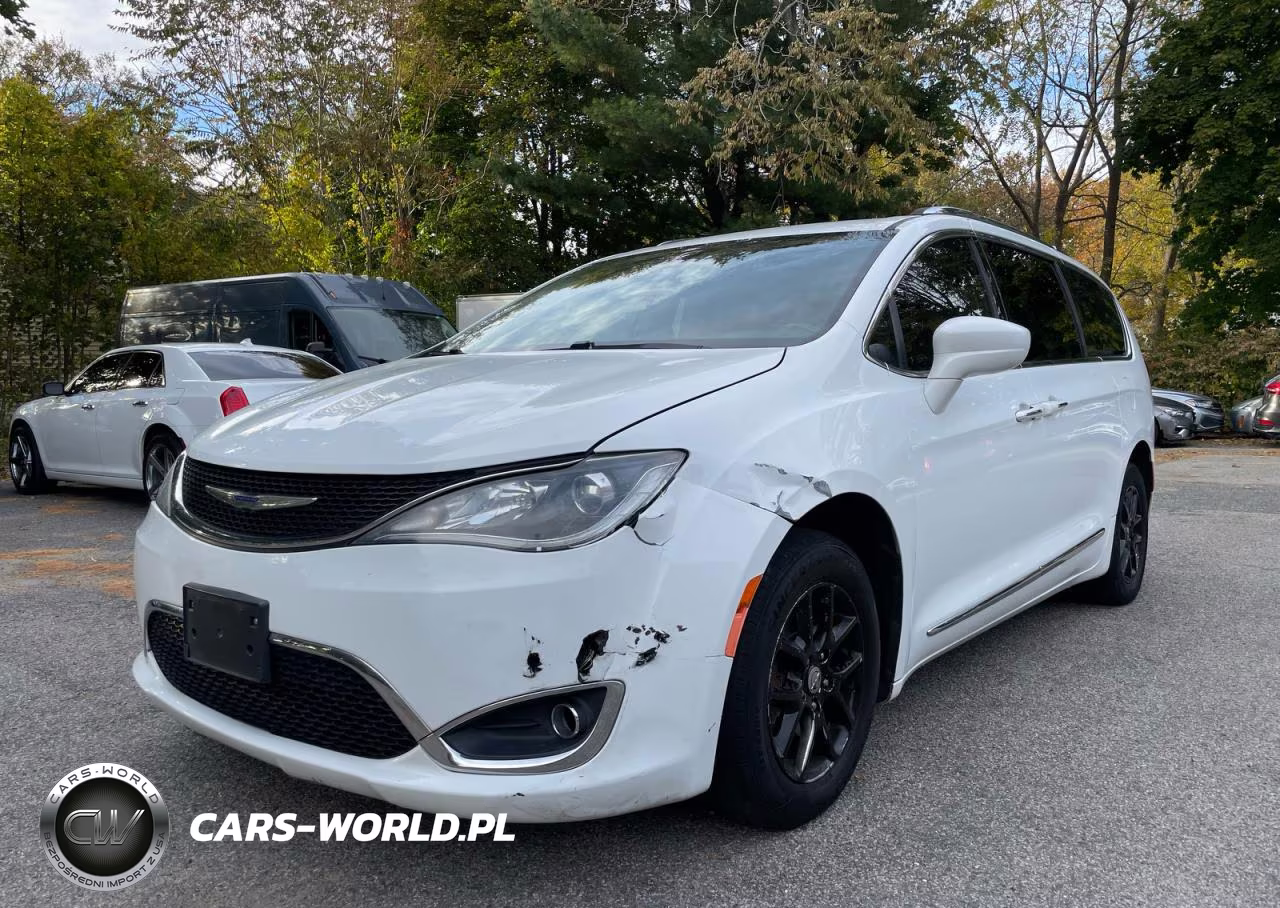 2020 Chrysler Pacifica Touring L VIN:2C4RC1BG4LR157281 - 2