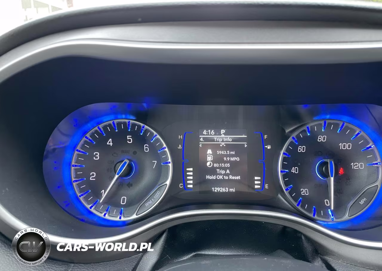 2020 Chrysler Pacifica Touring L VIN:2C4RC1BG4LR157281 - 8