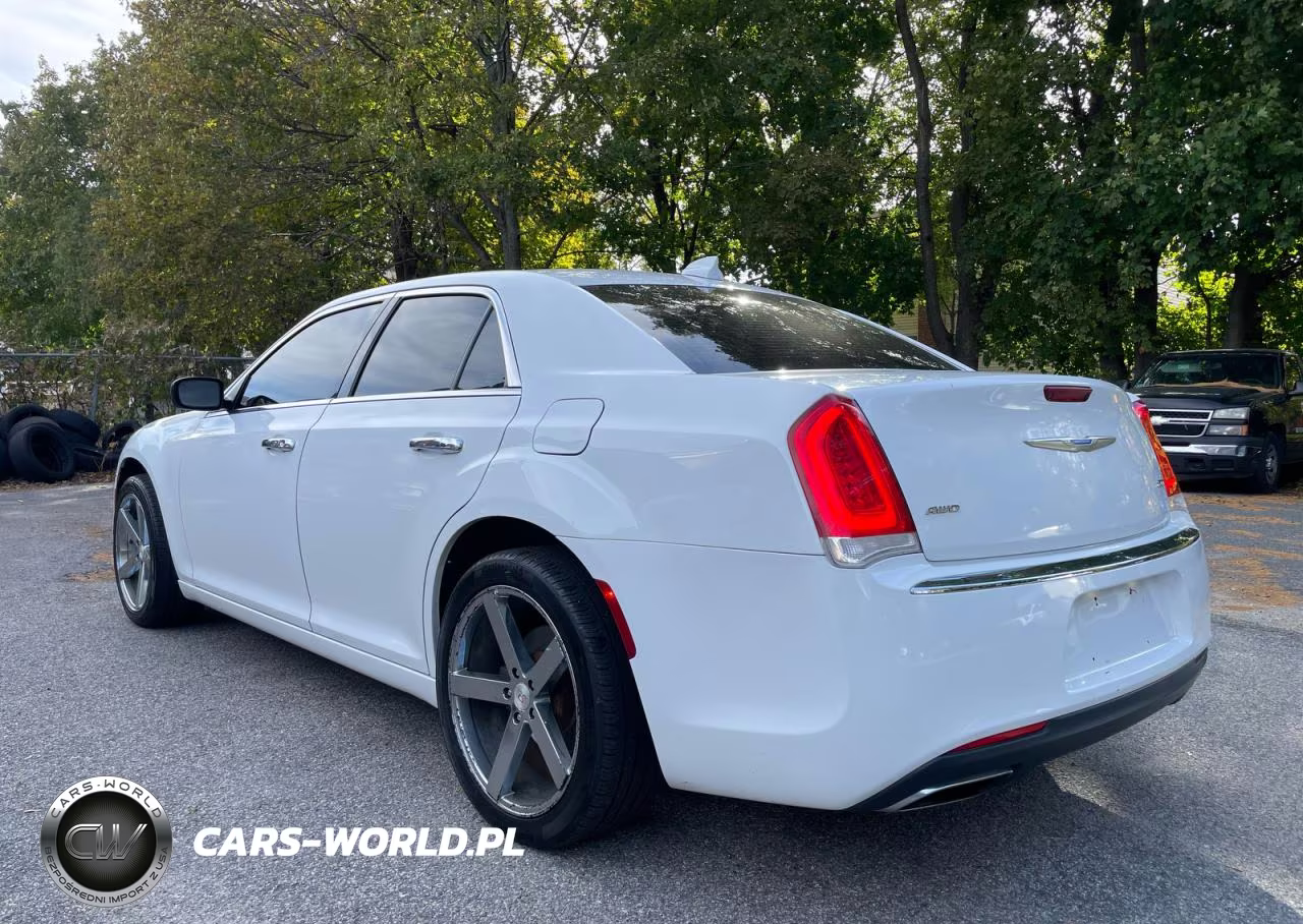 2018 Chrysler 300 Limited VIN:2C3CCAKG8JH194623 - 3