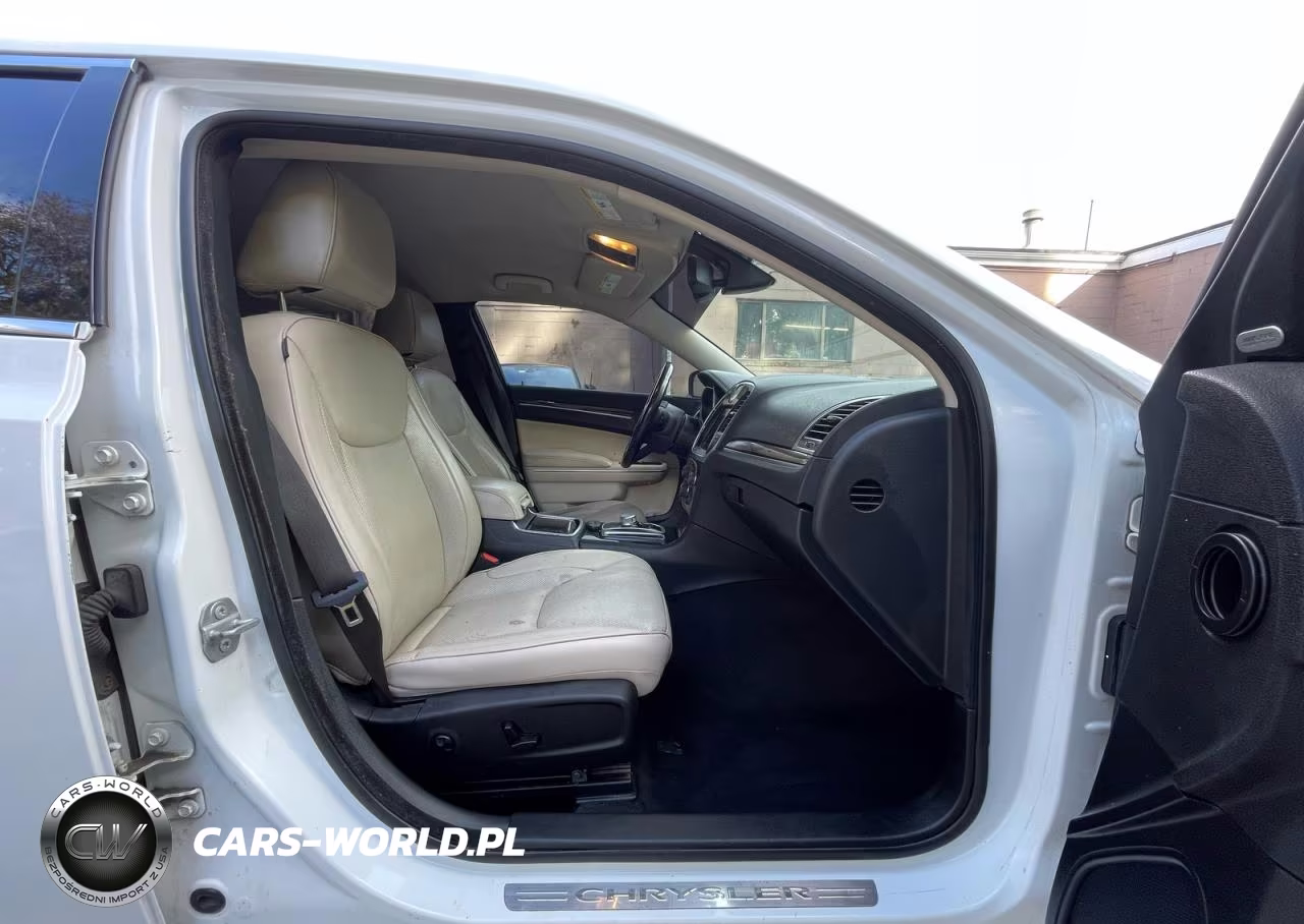 2018 Chrysler 300 Limited VIN:2C3CCAKG8JH194623 - 5