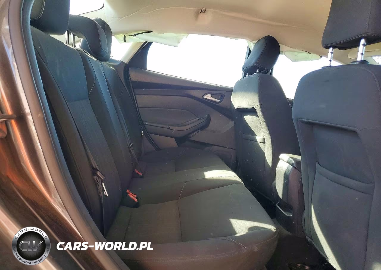 2015 Ford Focus Se VIN:1FADP3F28FL260750 - 10