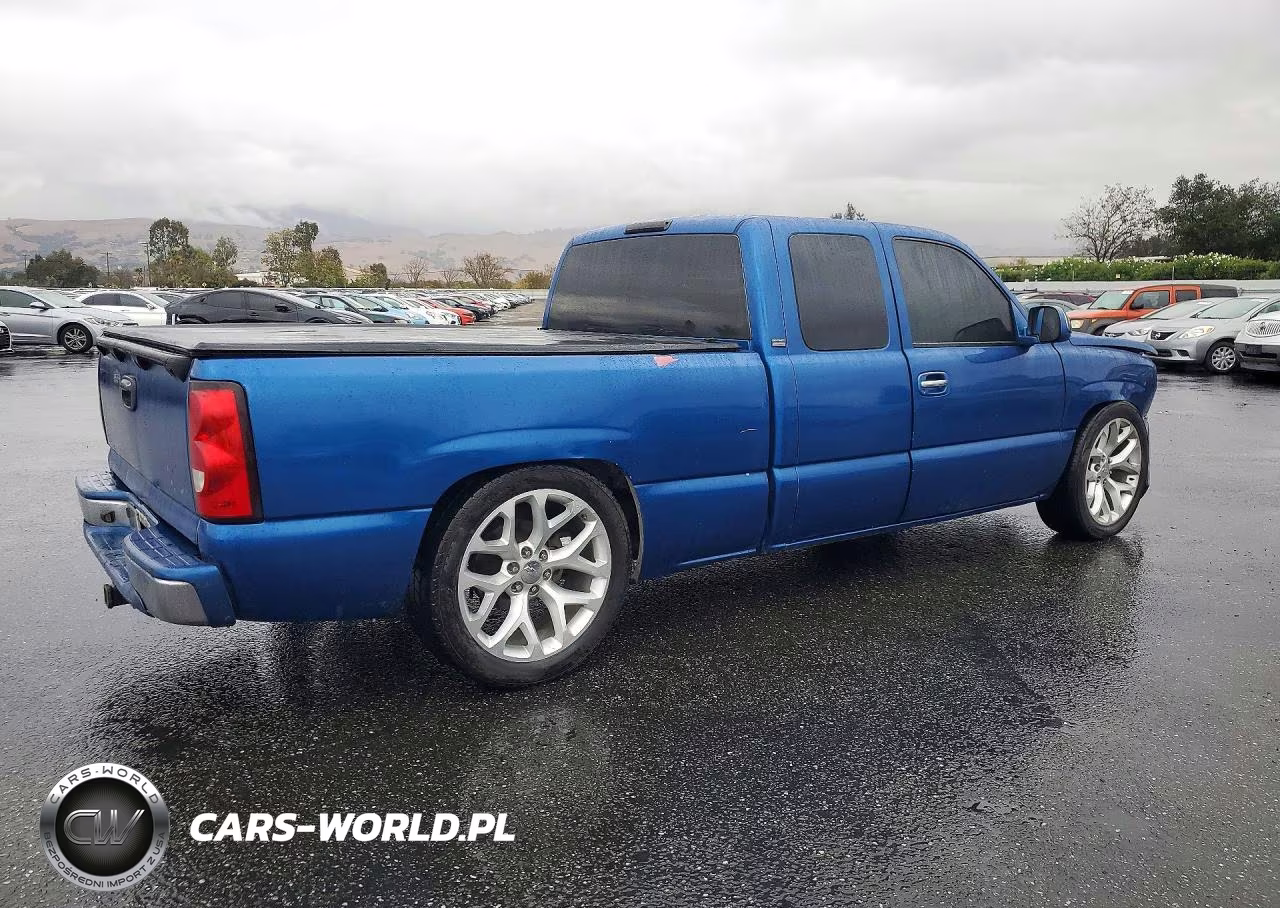 2003 Chevrolet Silverado C1500 VIN:2GCEC19V531101464 - 3