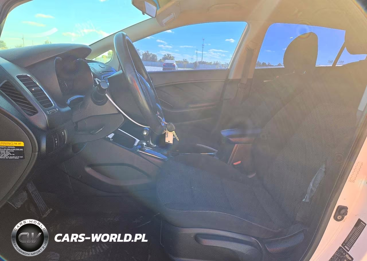 2017 Kia Forte Lx VIN:KNAFK5A85H5702820 - 7