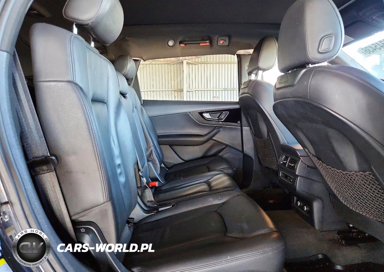 2018 Audi Q7 Premium Plus VIN:WA1LAAF78JD007920 - 11
