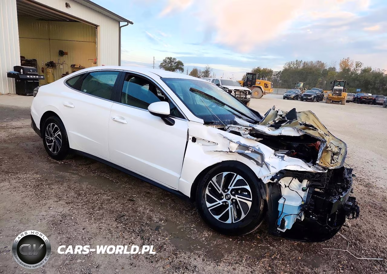 2026 Hyundai Sonata Hybrid Blue VIN:KMHL24JJ1TA171601 - 4