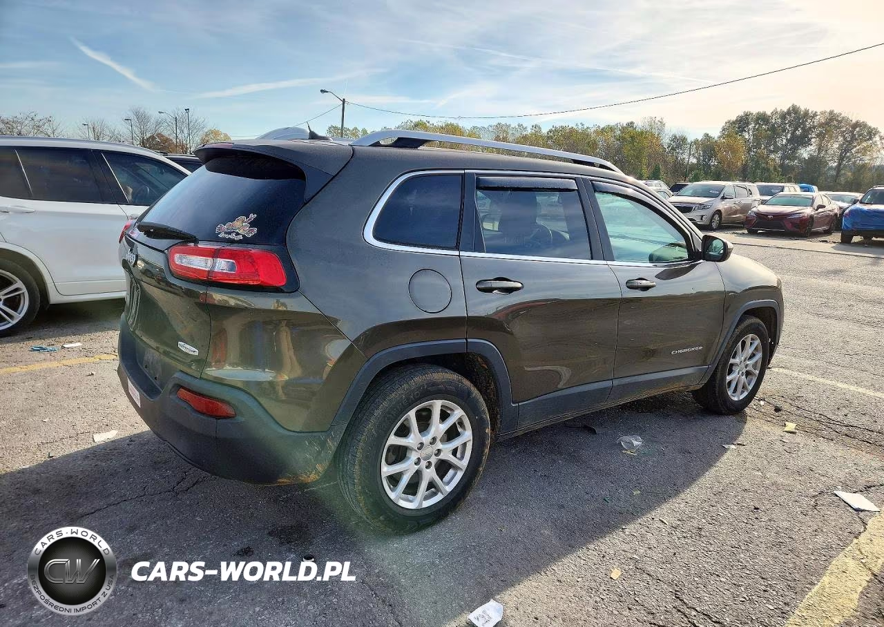 2015 Jeep Cherokee Latitude VIN:1C4PJMCB7FW557090 - 3