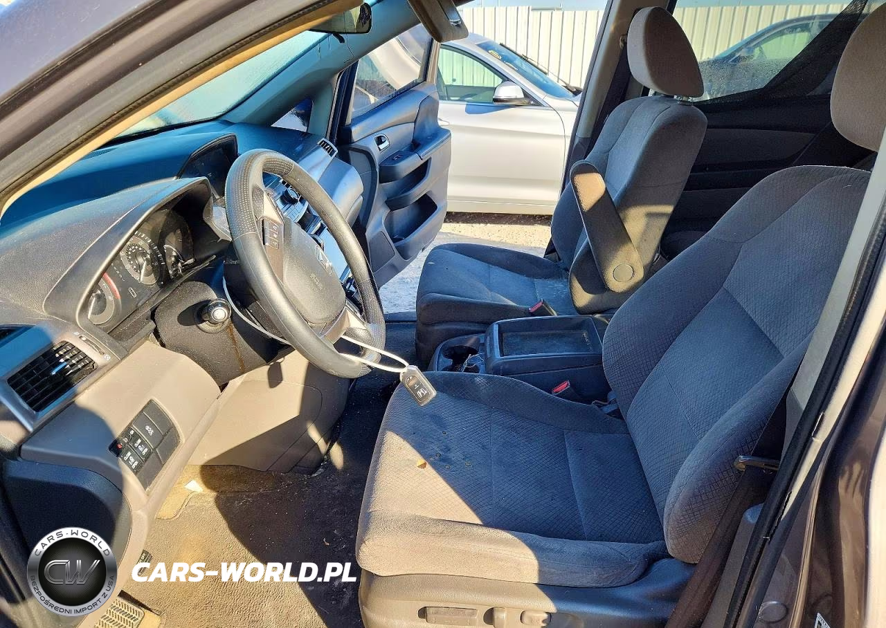 2016 Honda Odyssey Se VIN:5FNRL5H38GB117900 - 7