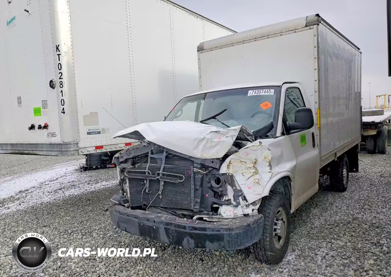 2014 Chevrolet Express Box Truck