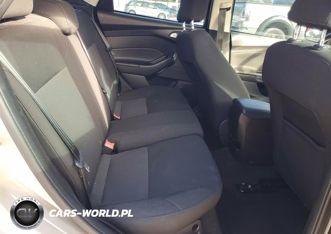 2017 Ford Focus Sel VIN:1FADP3M21HL262443 - 10