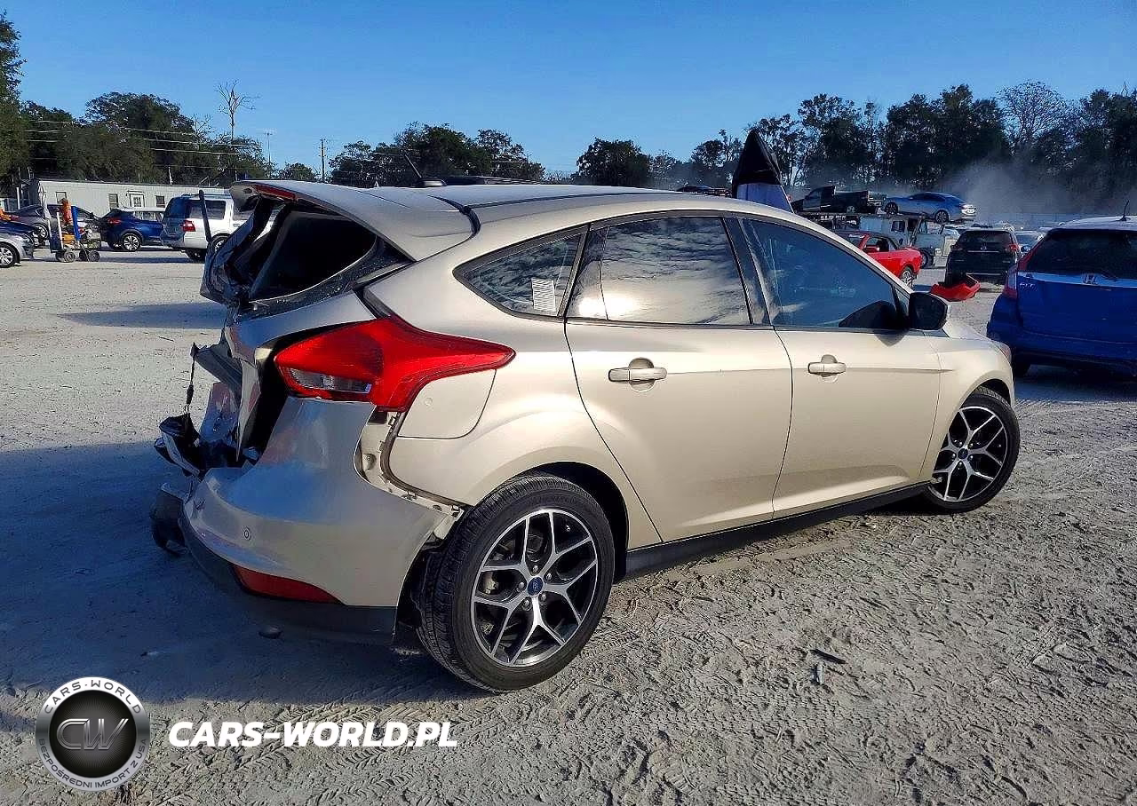 2017 Ford Focus Sel VIN:1FADP3M21HL262443 - 3
