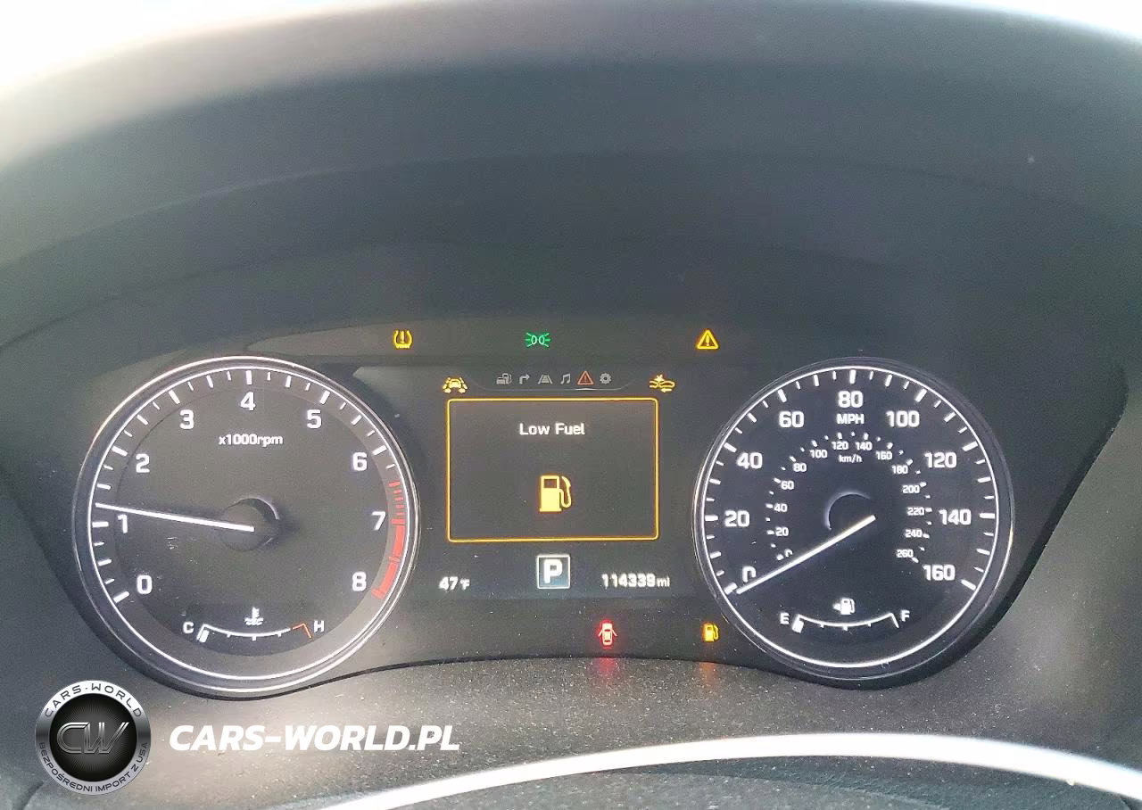 2017 Genesis G80 3.8 VIN:KMHGN4JE5HU192467 - 9