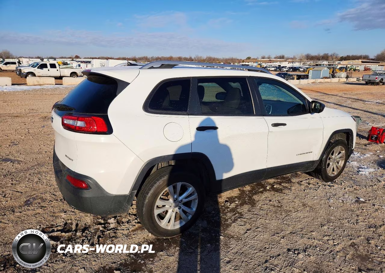 2015 Jeep Cherokee Sport VIN:1C4PJLAB3FW669477 - 3