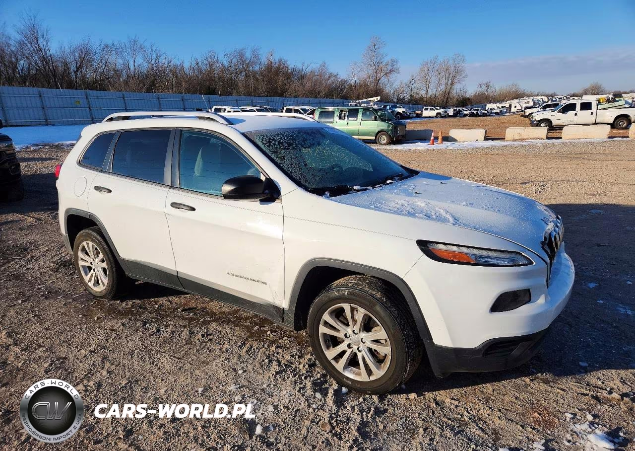 2015 Jeep Cherokee Sport VIN:1C4PJLAB3FW669477 - 4