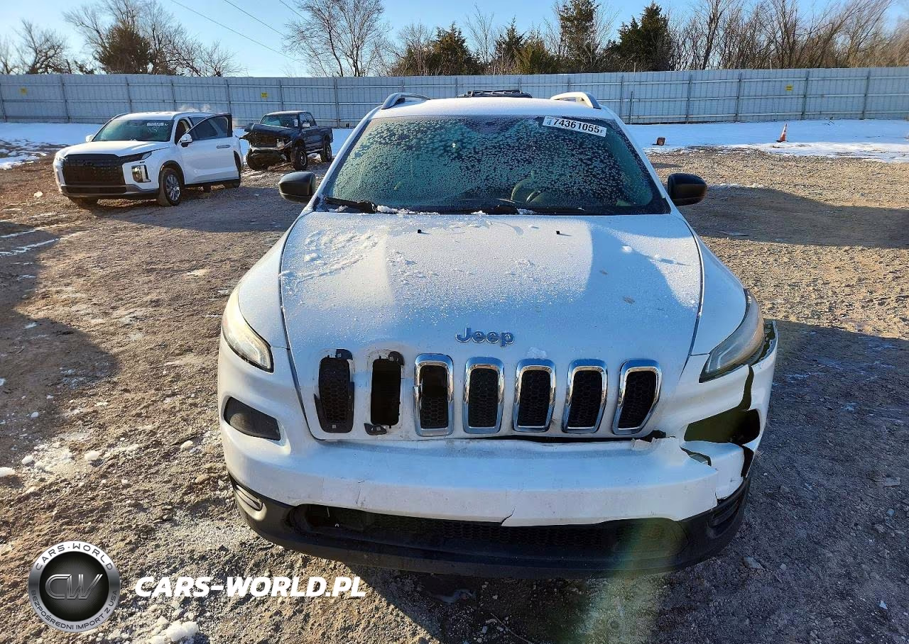 2015 Jeep Cherokee Sport VIN:1C4PJLAB3FW669477 - 5