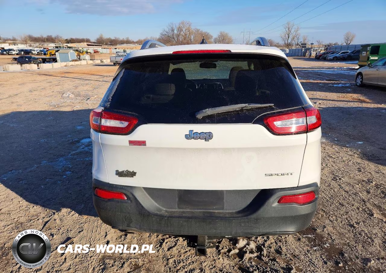 2015 Jeep Cherokee Sport VIN:1C4PJLAB3FW669477 - 6