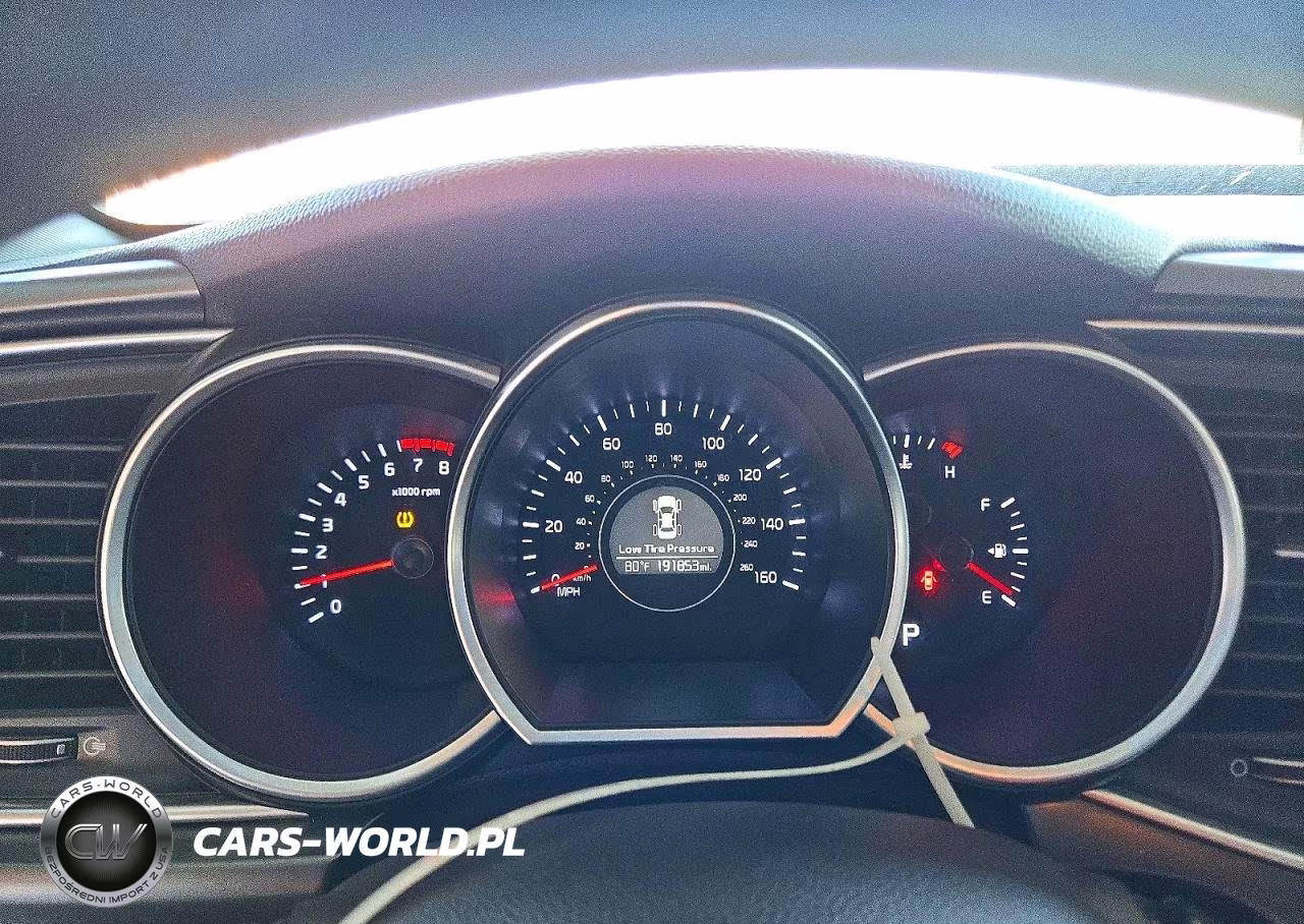 2015 Kia Optima Lx VIN:5XXGM4A79FG383174 - 9