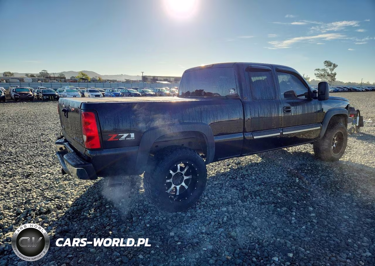 2003 Chevrolet Silverado K1500 VIN:2GCEK19T831171820 - 3