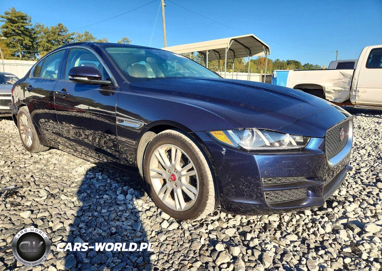 2018 Jaguar Xe Premium VIN:SAJAD4FX2JCP35150 - 4