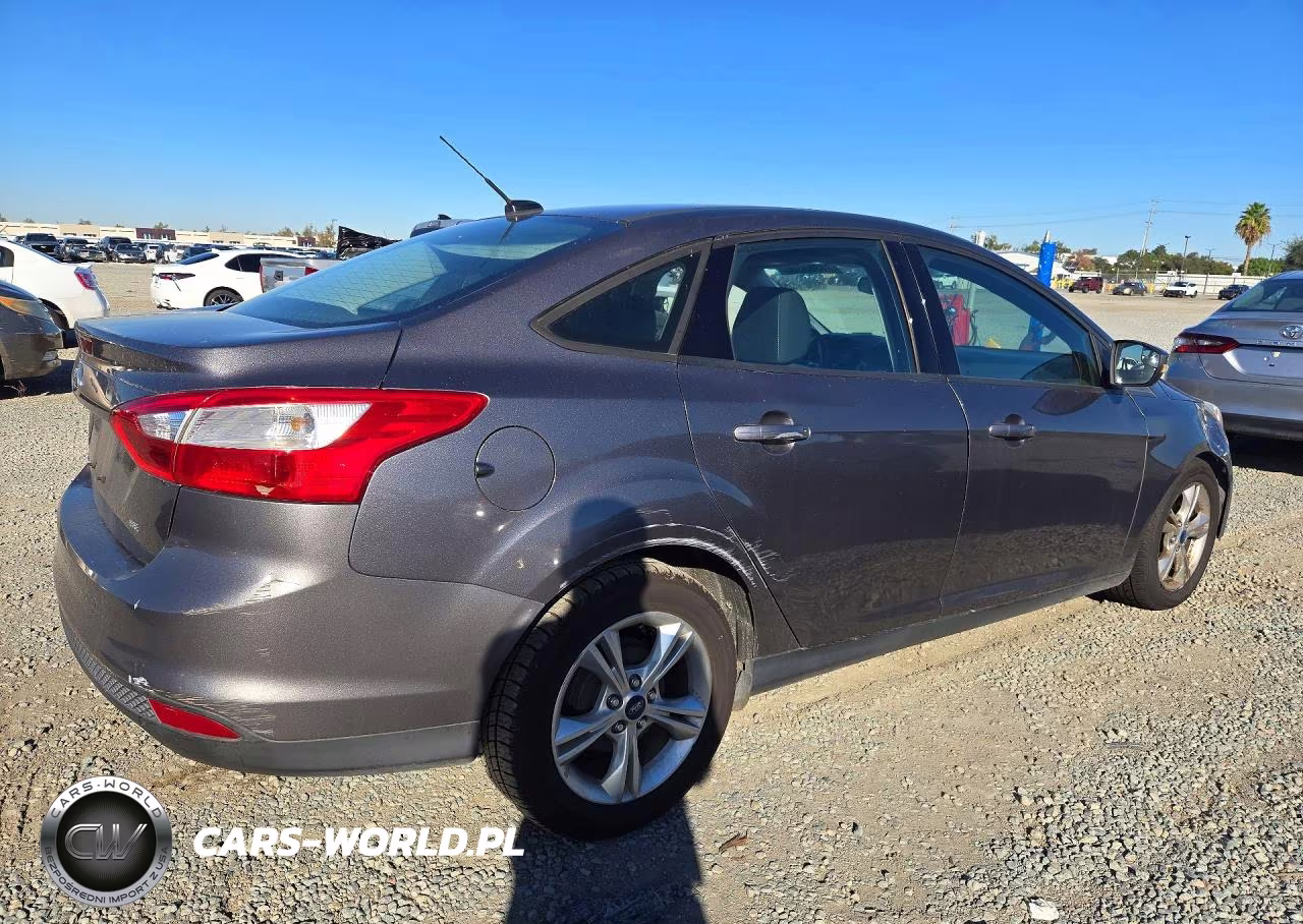 2013 Ford Focus Se VIN:1FADP3F29DL374141 - 3