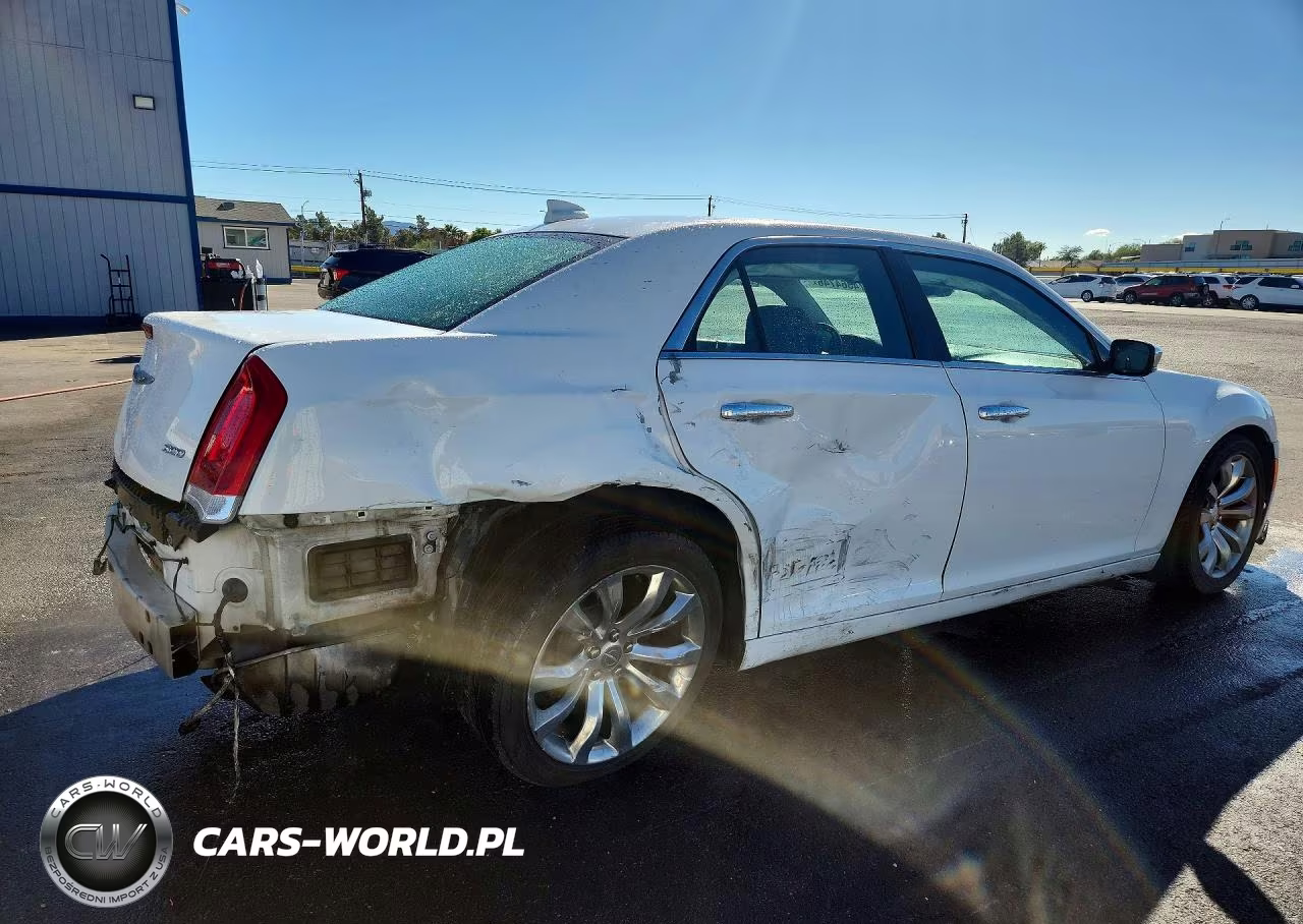 2019 Chrysler 300 Limited VIN:2C3CCAEG3KH543118 - 3