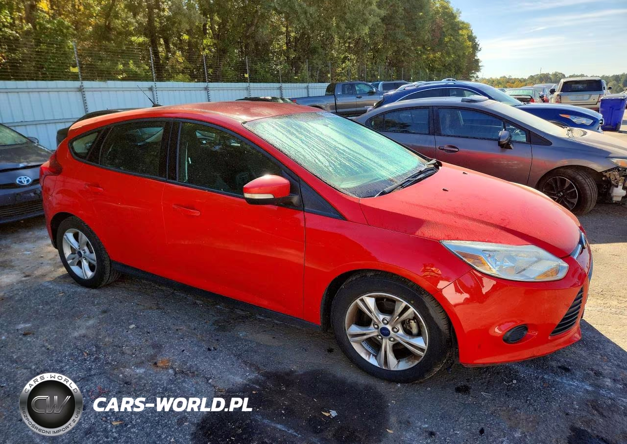 2014 Ford Focus Se VIN:1FADP3K2XEL392736 - 4