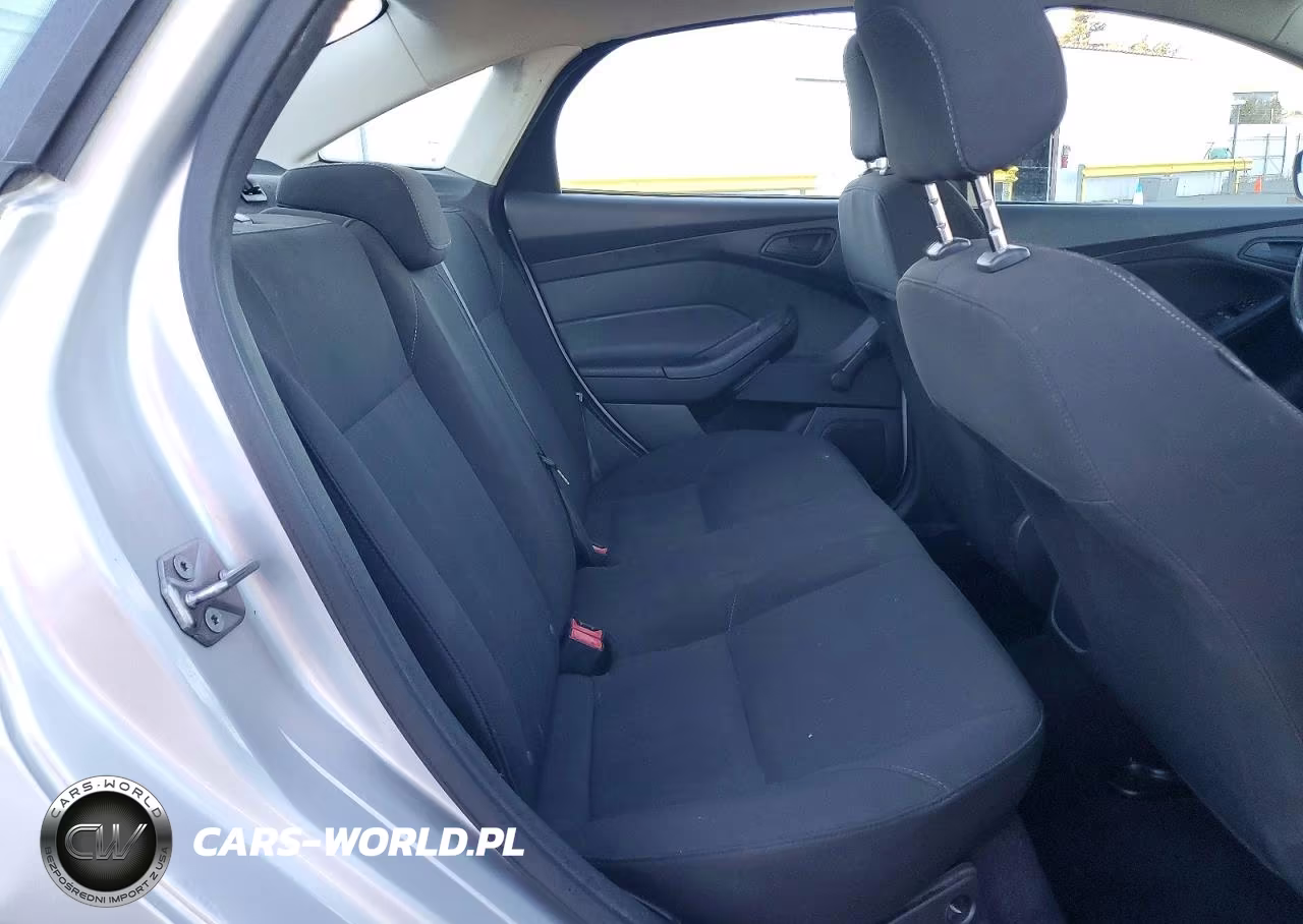 2015 Ford Focus S VIN:1FADP3E21FL301978 - 10