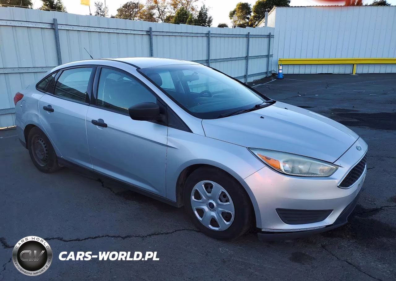2015 Ford Focus S VIN:1FADP3E21FL301978 - 4