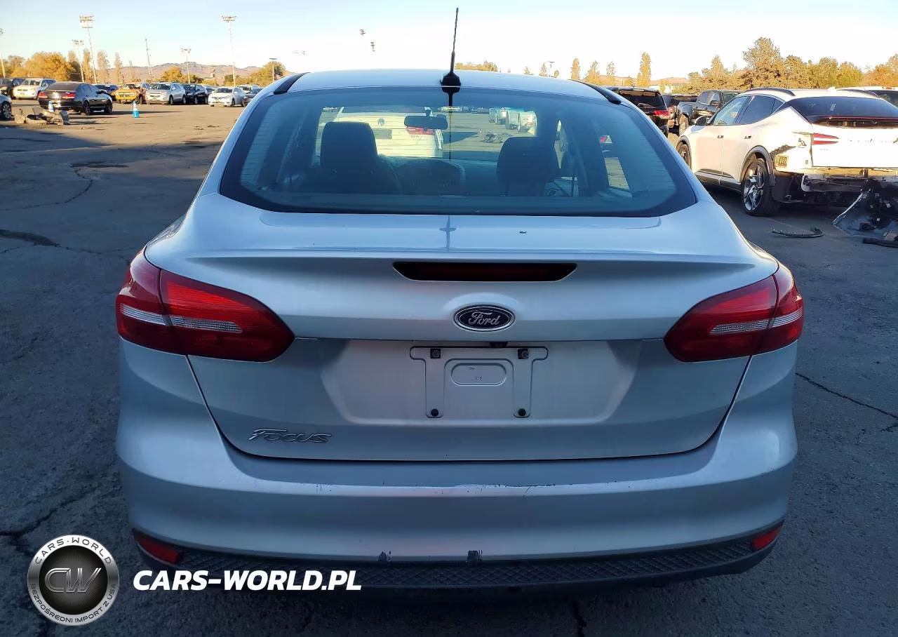 2015 Ford Focus S VIN:1FADP3E21FL301978 - 6