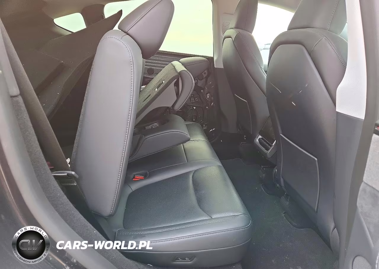 2026 Tesla Model Y VIN:7SAYGDEDXTF430449 - 10