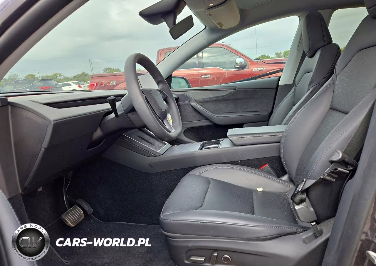 2026 Tesla Model Y VIN:7SAYGDEDXTF430449 - 7