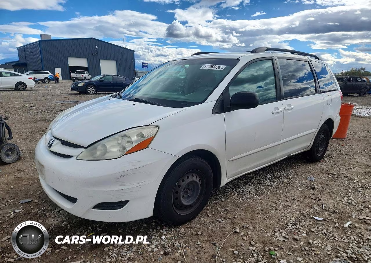2009 Toyota Sienna Le 8-Passenger