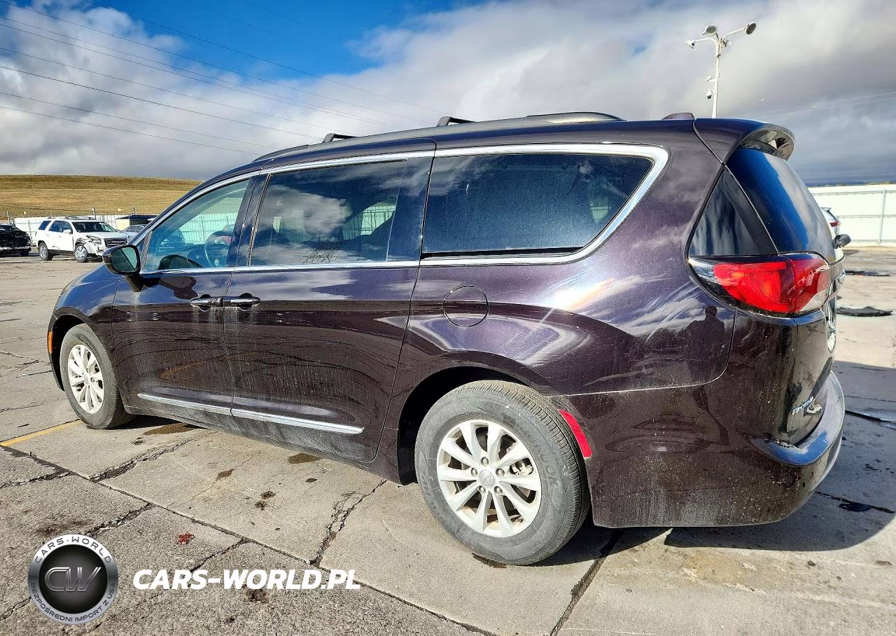 2017 Chrysler Pacifica Touring L VIN:2C4RC1BG2HR691774 - 2
