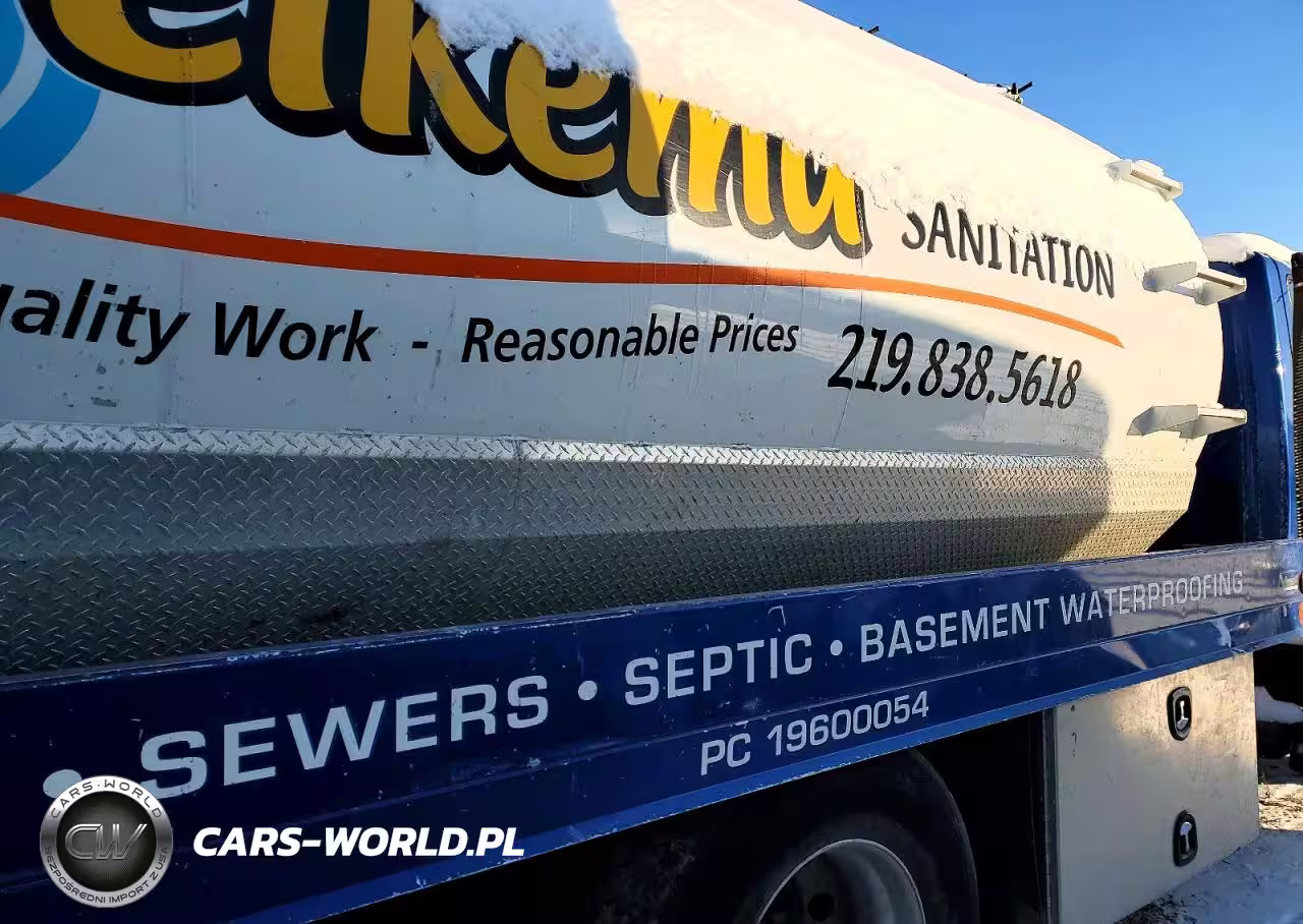 2002 International 4600 Septic Truck VIN:1HTMSADR22J030191 - 10
