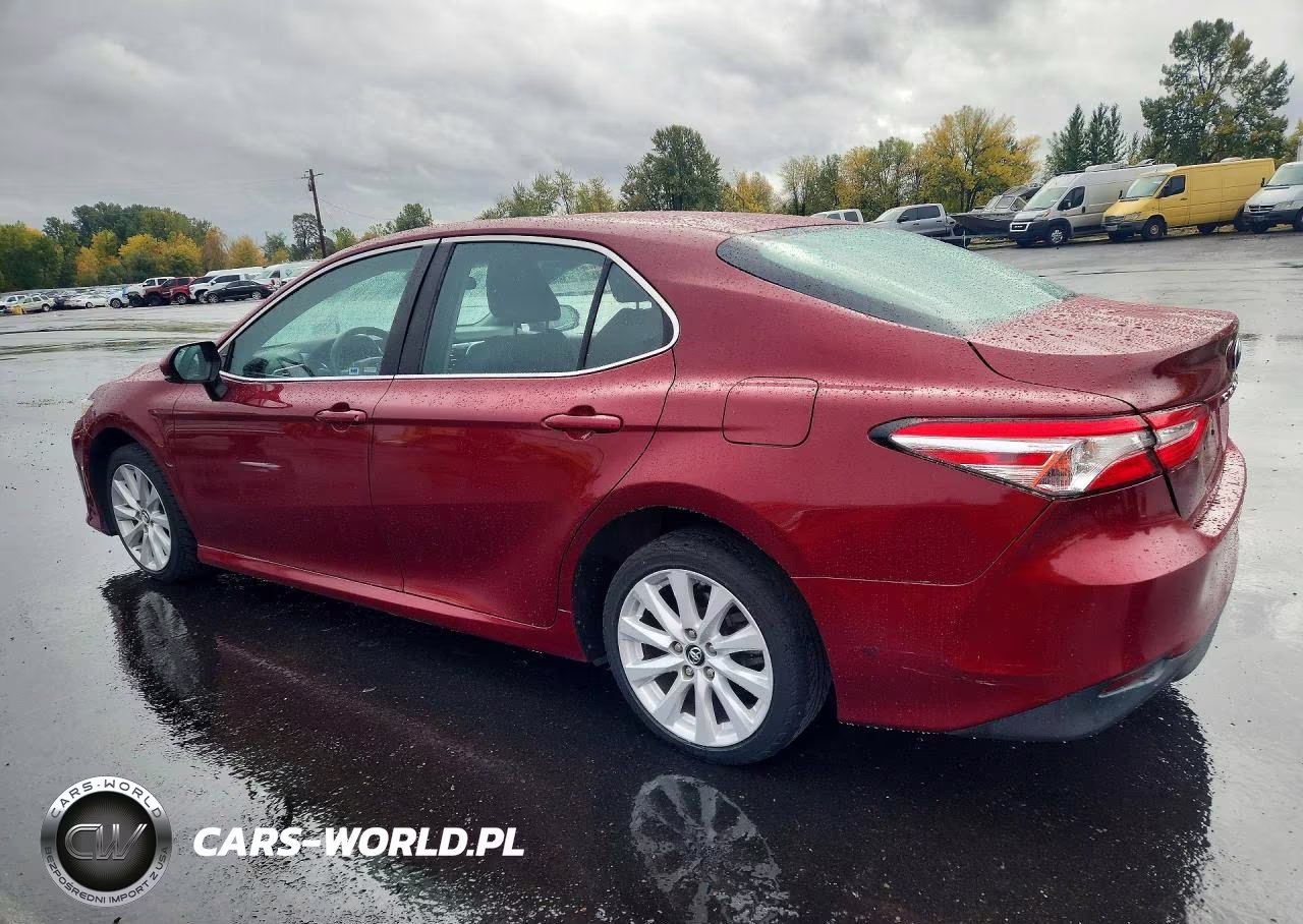 2018 Toyota Camry L VIN:4T1B11HKXJU637484 - 2