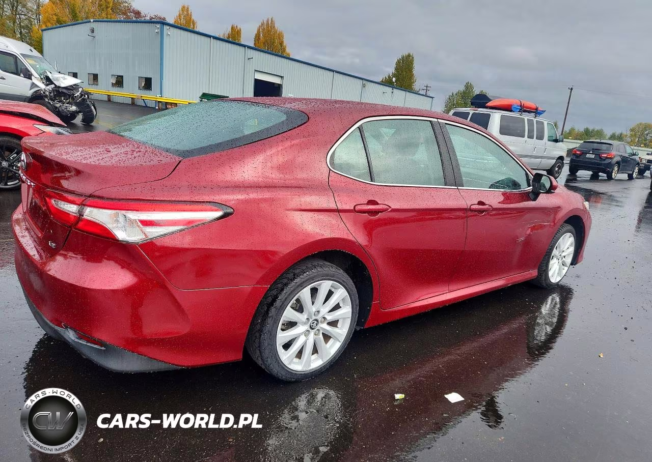2018 Toyota Camry L VIN:4T1B11HKXJU637484 - 3