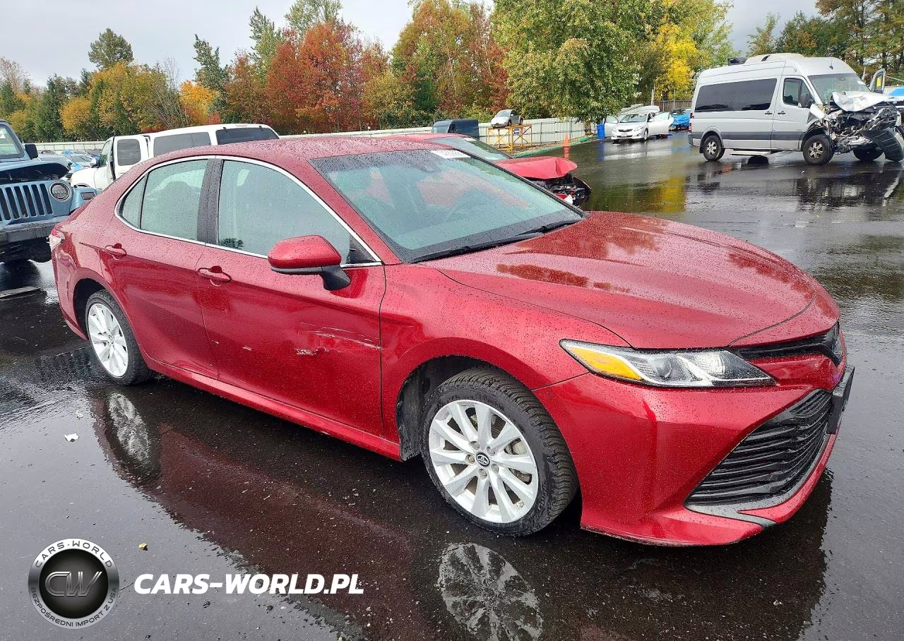 2018 Toyota Camry L VIN:4T1B11HKXJU637484 - 4