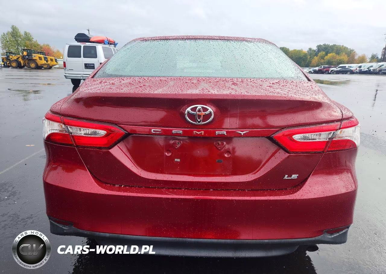 2018 Toyota Camry L VIN:4T1B11HKXJU637484 - 6