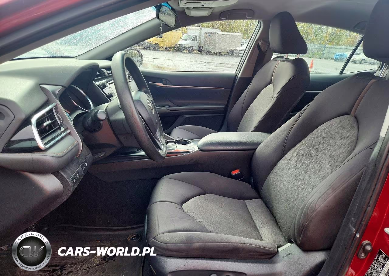 2018 Toyota Camry L VIN:4T1B11HKXJU637484 - 7
